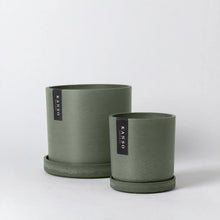 Load image into Gallery viewer, 4" Signature Planter & Saucer