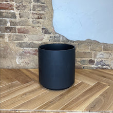Load image into Gallery viewer, Black ceramic 10 inch pot
